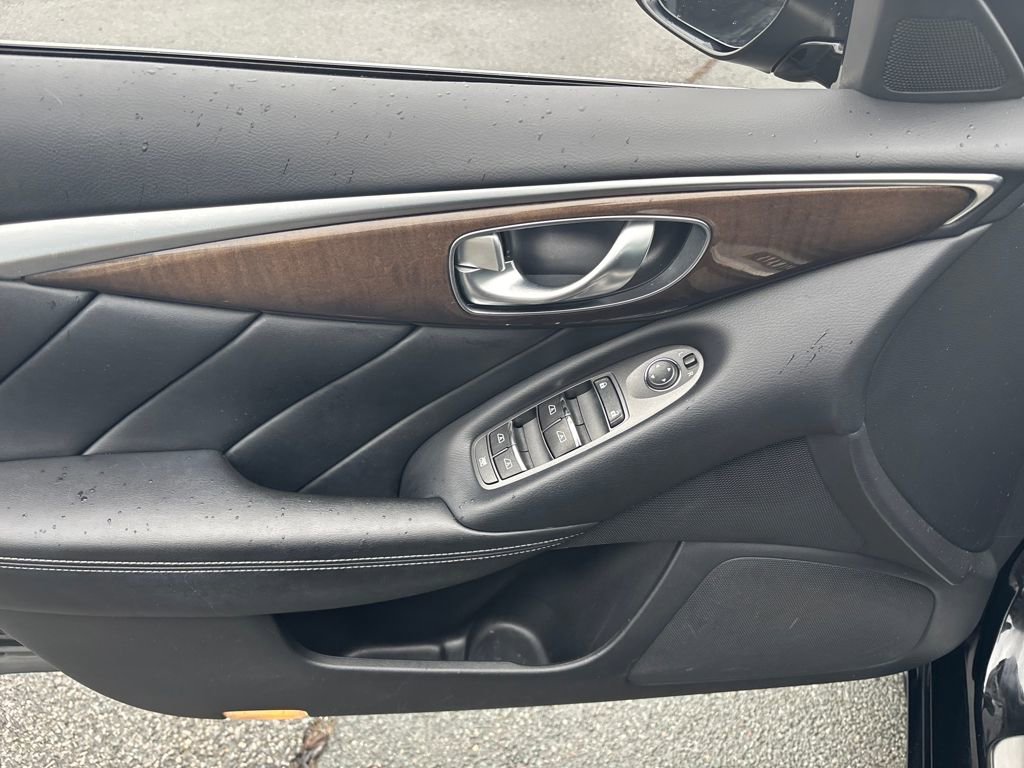 Used 2019 INFINITI Q50 Luxe w/ Essential Package (3.0T Luxe) image 10