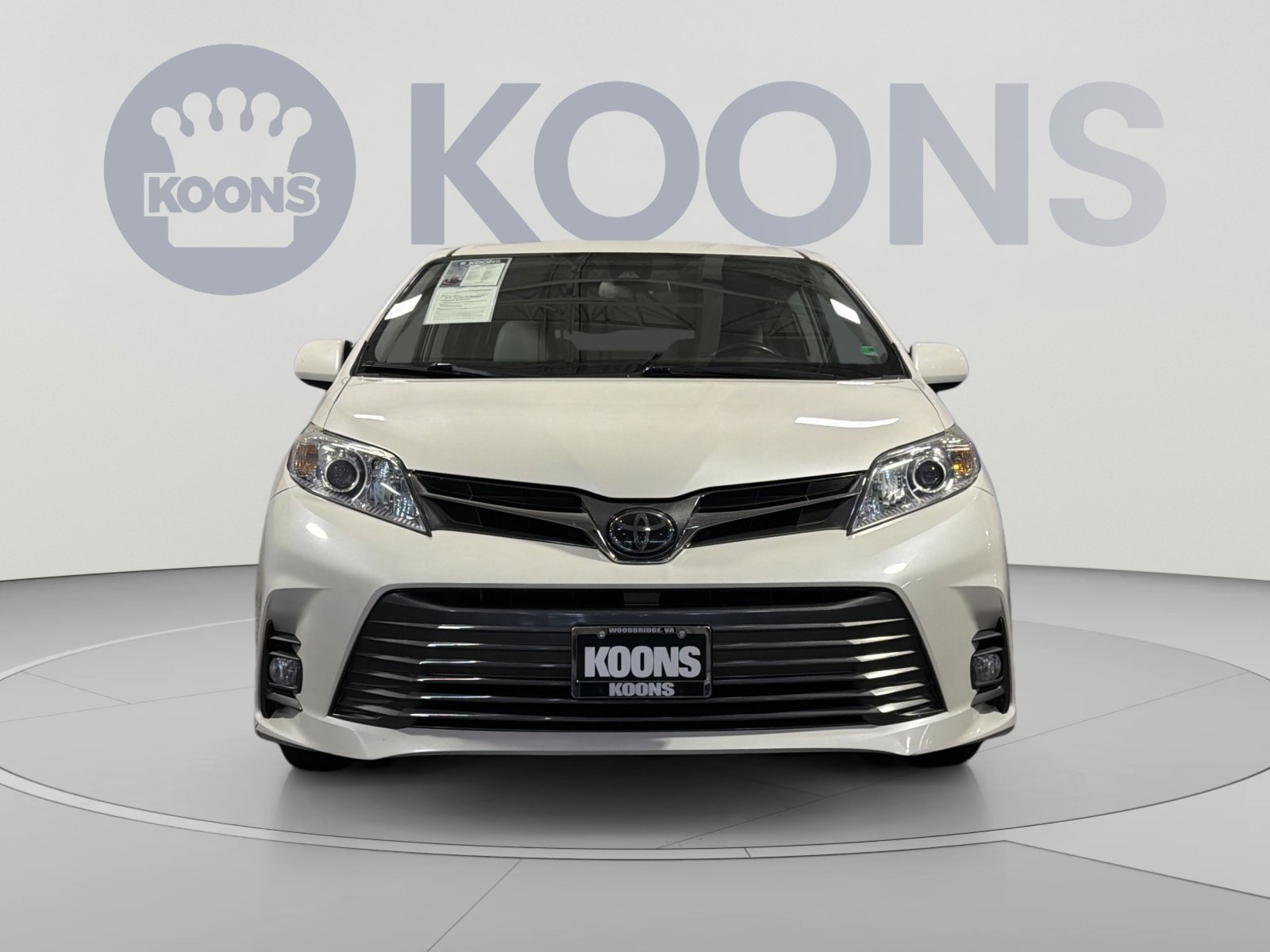 Used 2018 Toyota Sienna XLE Premium FWD image 11
