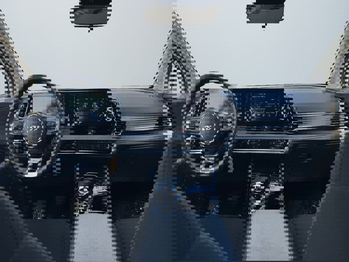 Used 2024 Kia Sportage LX image 10