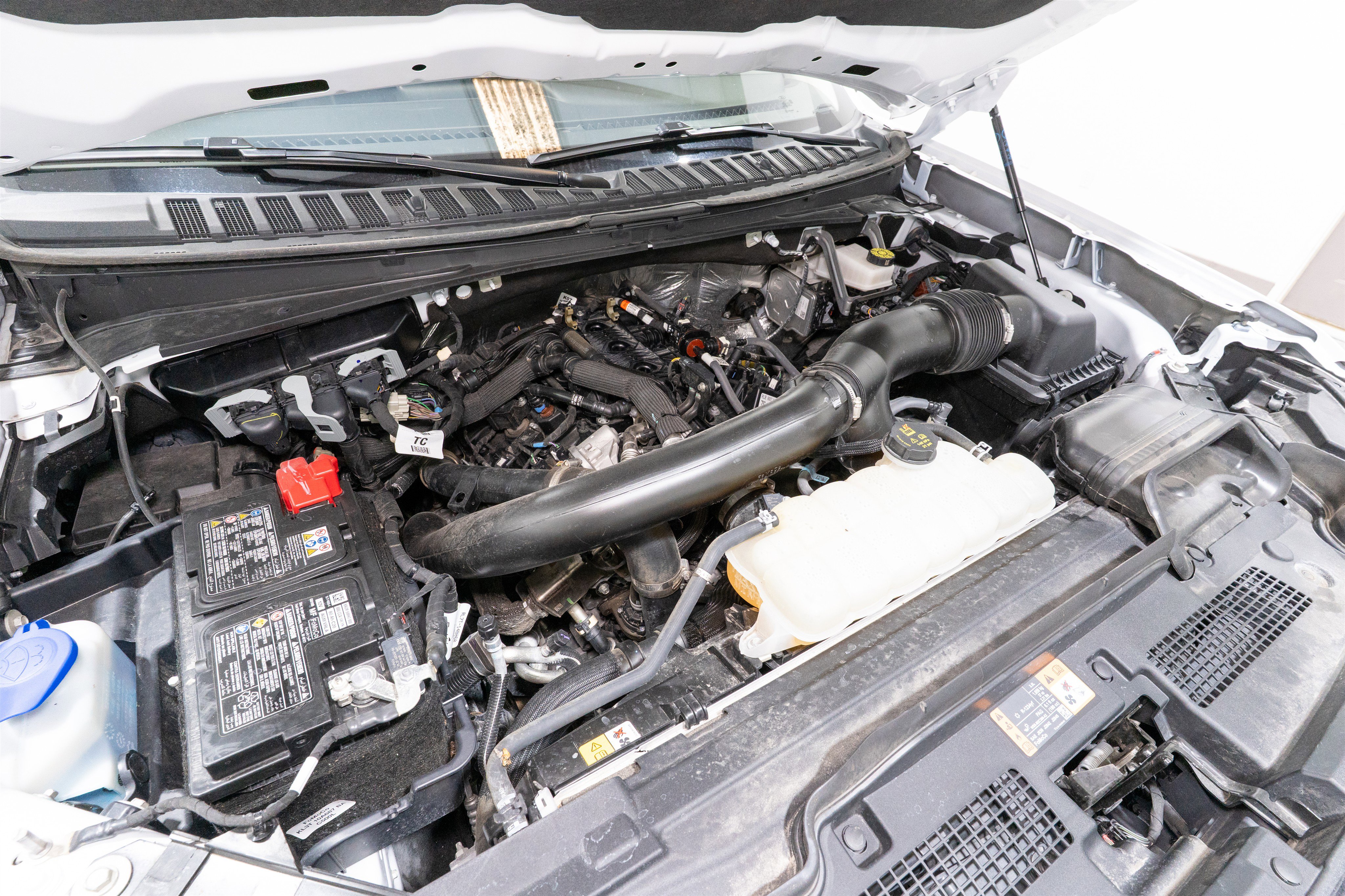 Used 2025 Ford Expedition Active AWD/4WD image 36