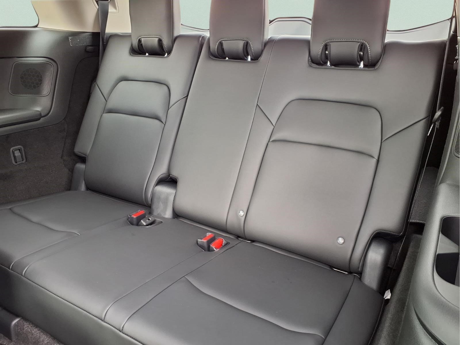New 2026 Nissan Pathfinder SL w/ SL Premium Package FWD image 12