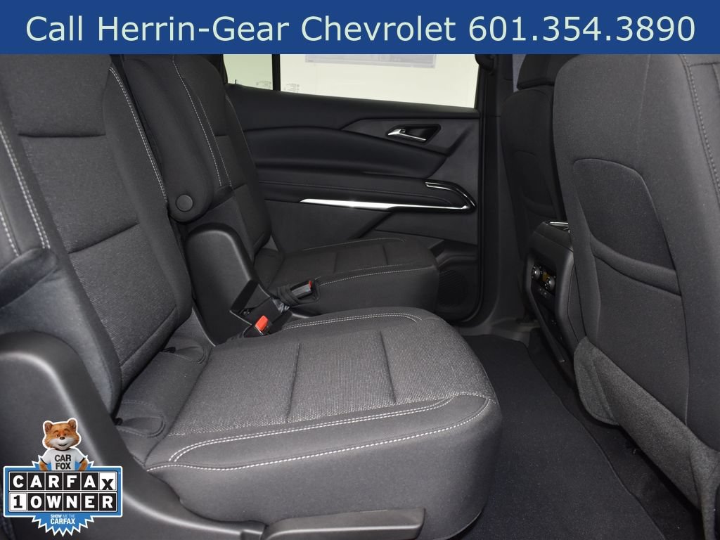 Used 2025 Chevrolet Traverse LT FWD image 21