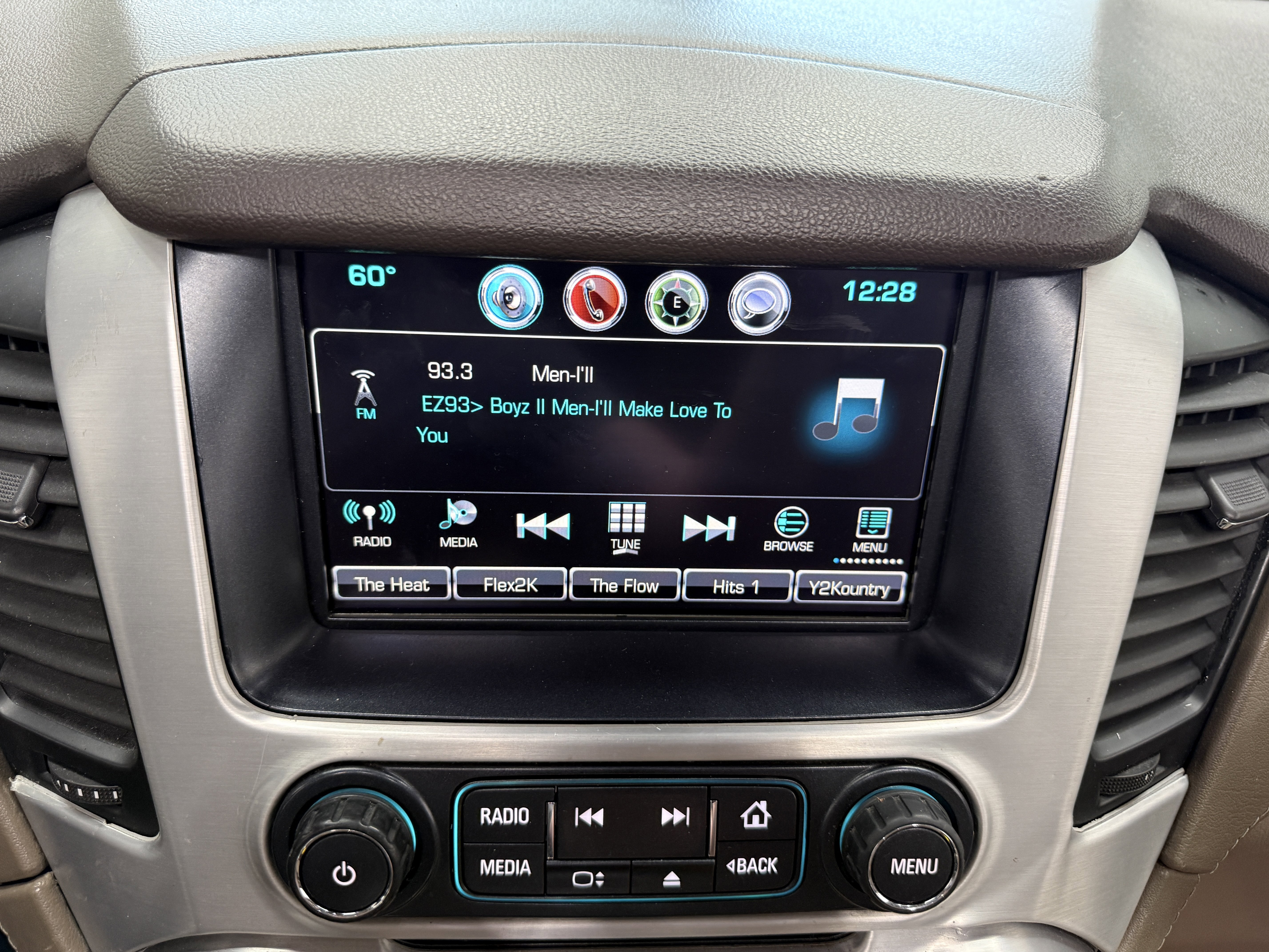 Used 2018 GMC Yukon SLT w/ Premium Edition AWD/4WD image 19
