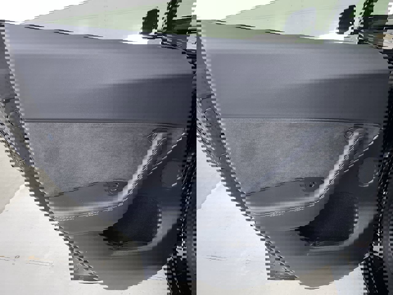 Used 2023 Tesla Model Y Performance image 18