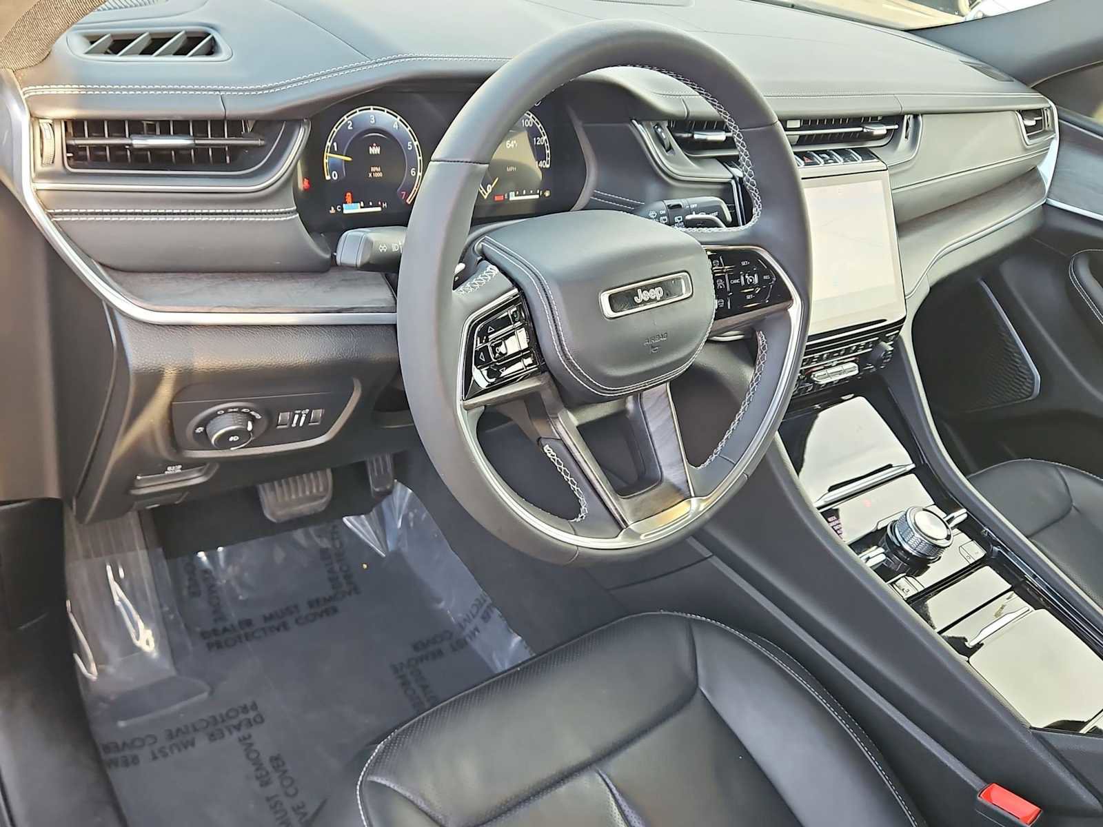 Used 2023 Jeep Grand Cherokee L Overland image 10