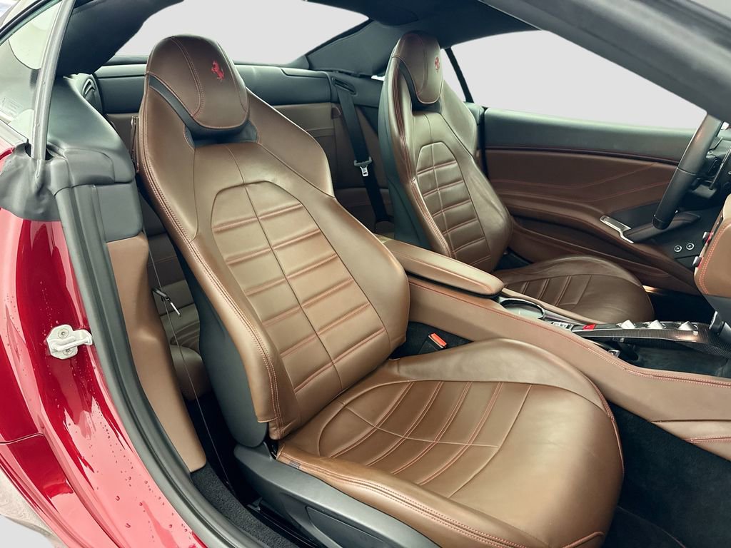 Used 2016 Ferrari California T image 28