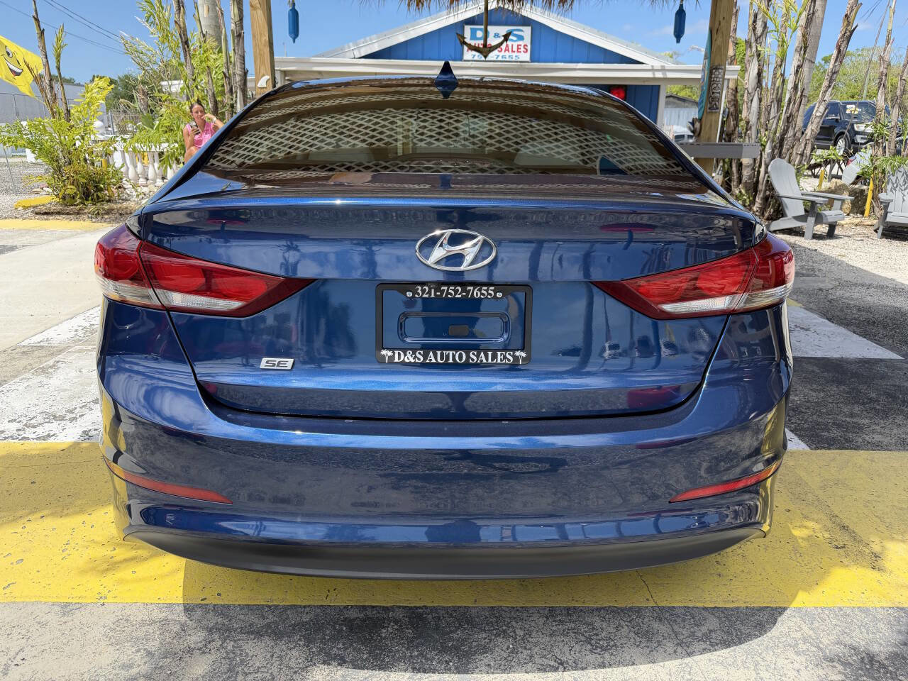 Used 2018 Hyundai Elantra SE w/ SE Connectivity Package 04 FWD image 6