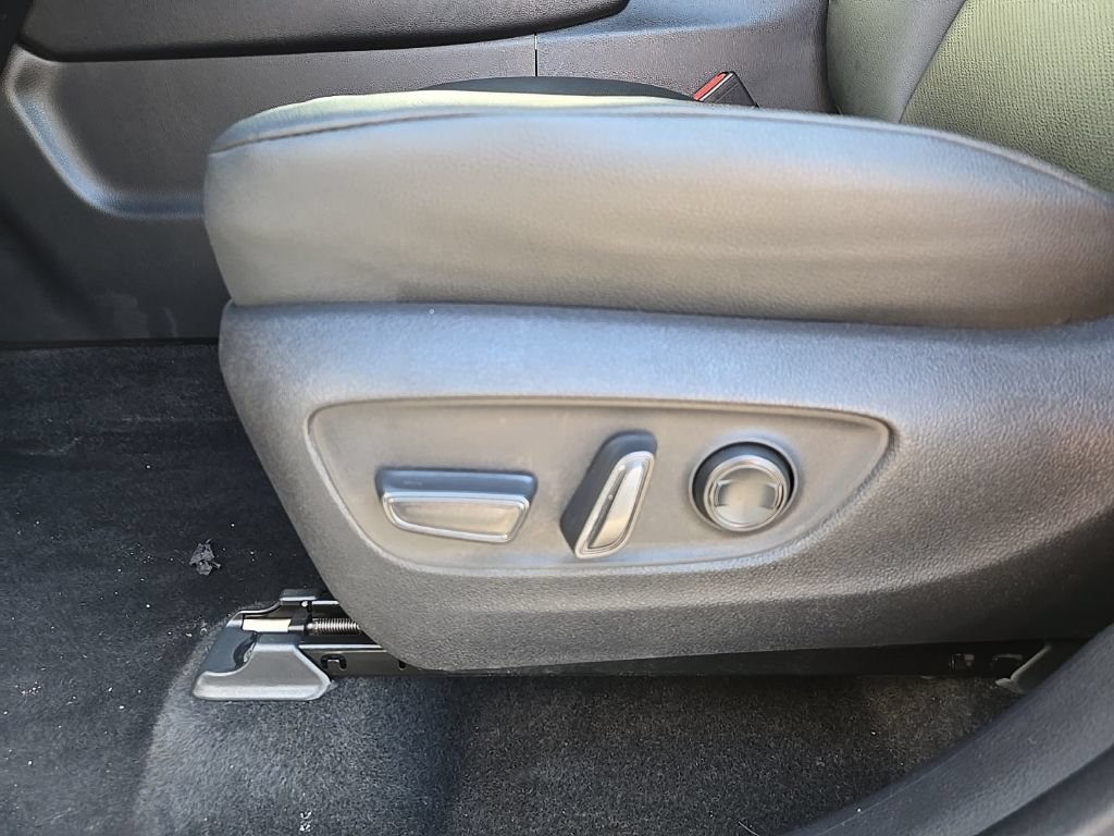 Used 2024 Toyota Grand Highlander AWD image 25