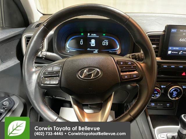 Used 2025 Hyundai Venue SEL image 14