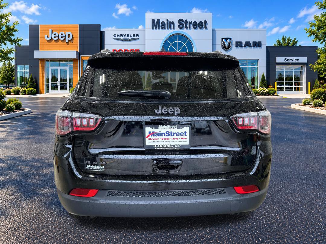 New 2026 Jeep Compass Latitude AWD/4WD image 4