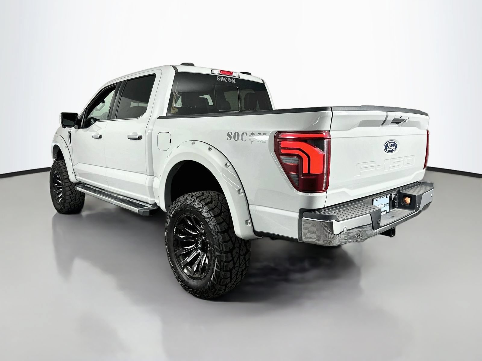 Used 2024 Ford F150 Lariat w/ Tow/Haul Package AWD/4WD image 6