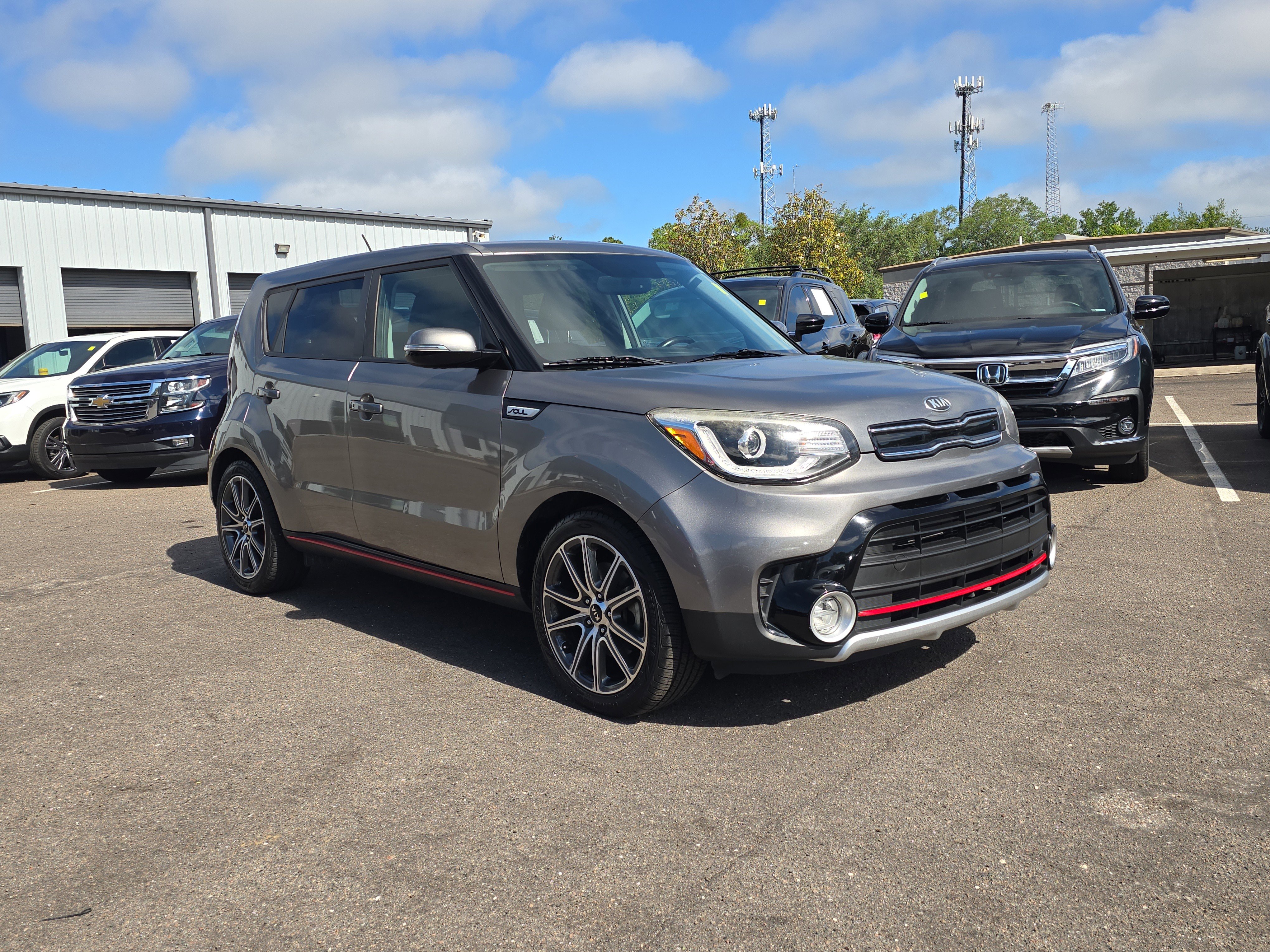 Certified 2018 Kia Soul ! w/ Tech Package FWD image 2