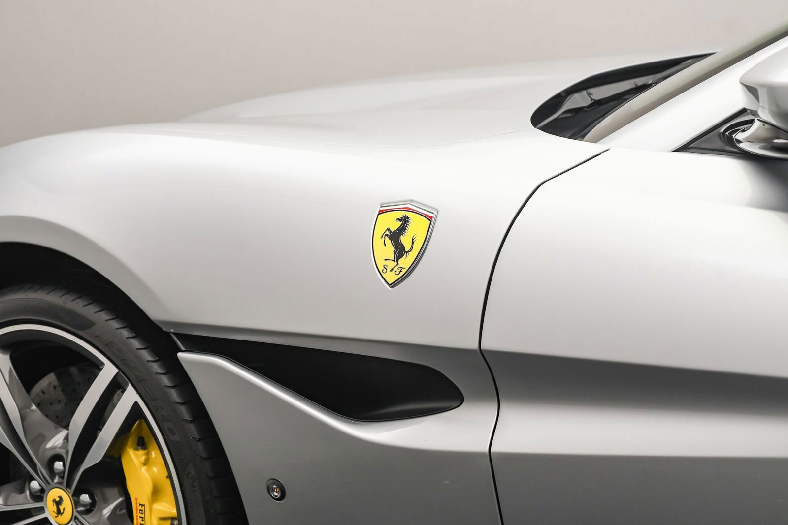 Used 2019 Ferrari Portofino image 38