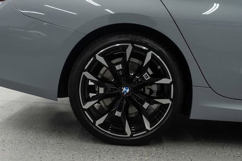 Used 2025 BMW 330i xDrive w/ M-Sport Package image 34