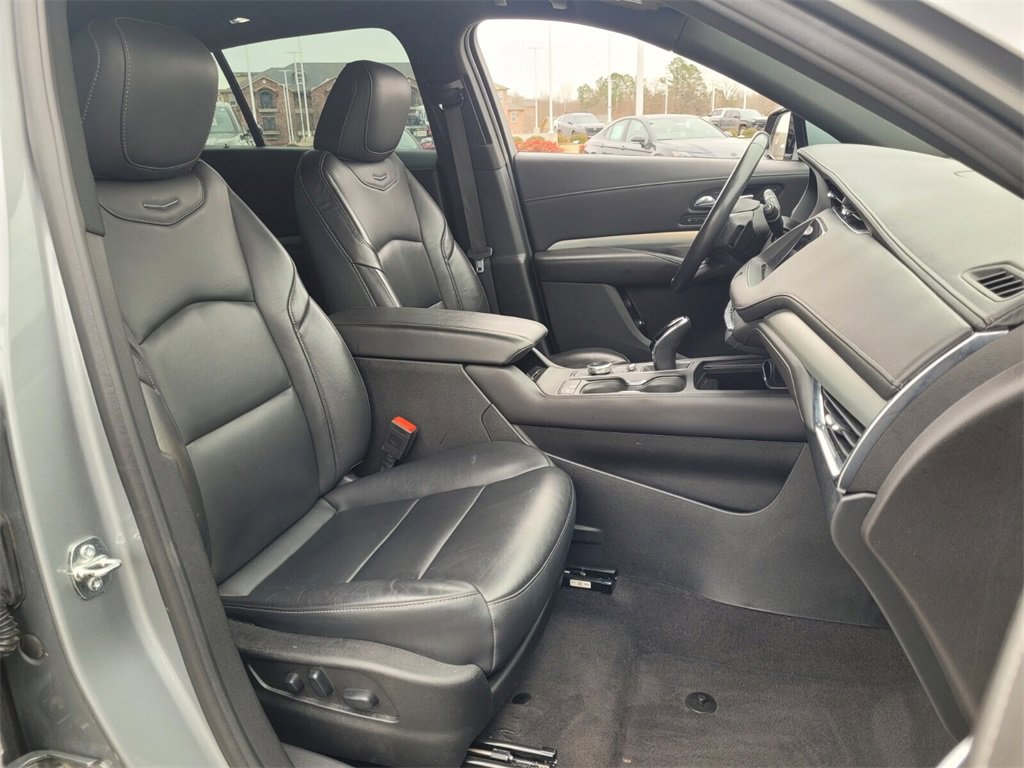 Used 2023 Cadillac XT4 Premium Luxury image 12