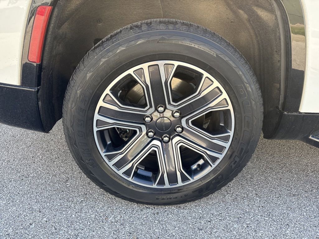 Used 2023 Jeep Wagoneer 4WD w/ Premium Group I image 12