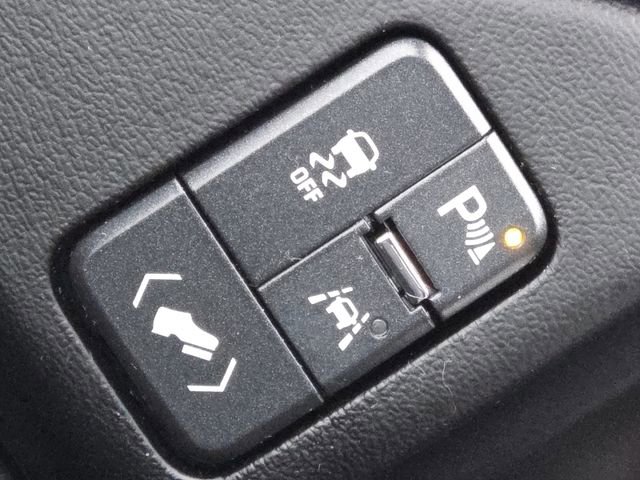 Used 2018 Chevrolet Suburban LT w/ LT Signature Package image 12