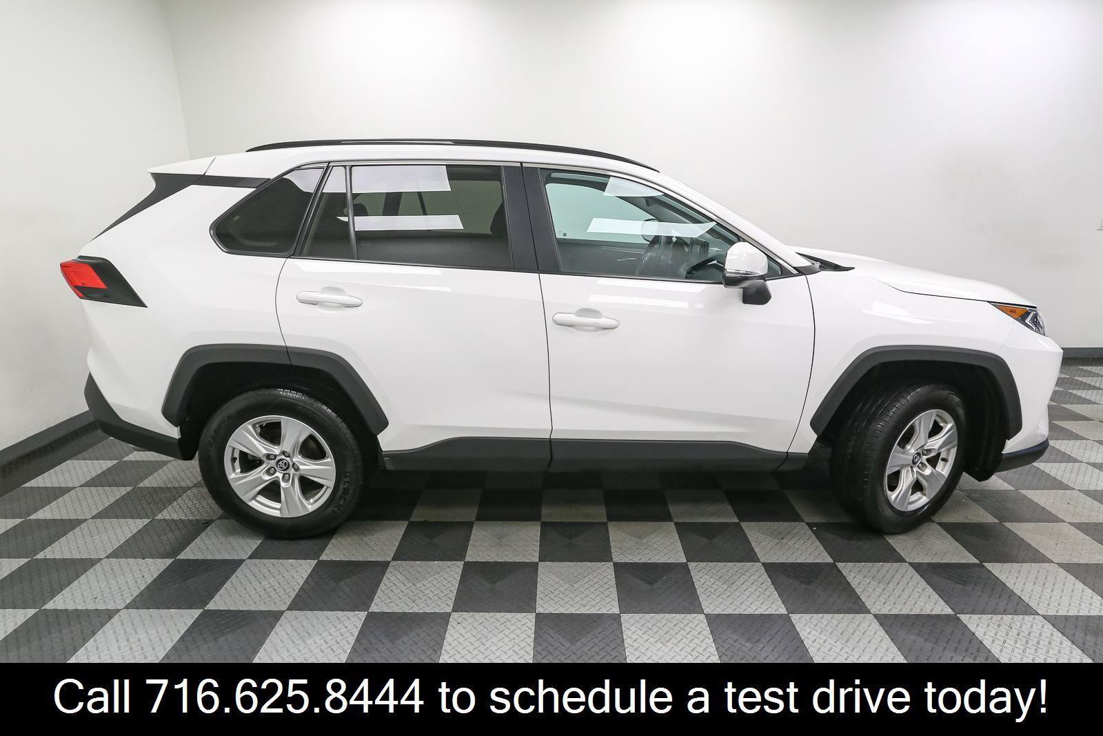 Used 2020 Toyota RAV4 XLE AWD/4WD image 7