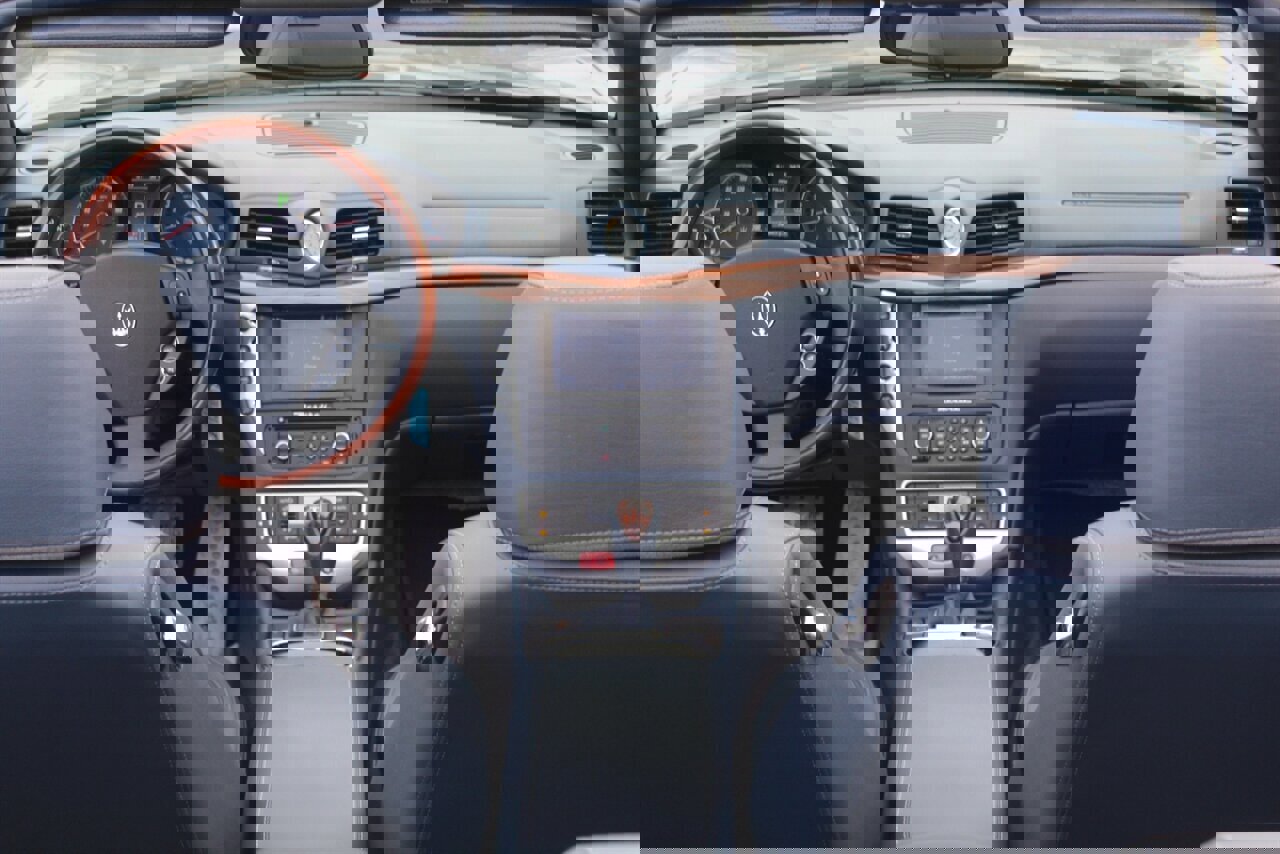 Used 2010 Maserati GranTurismo Convertible image 16