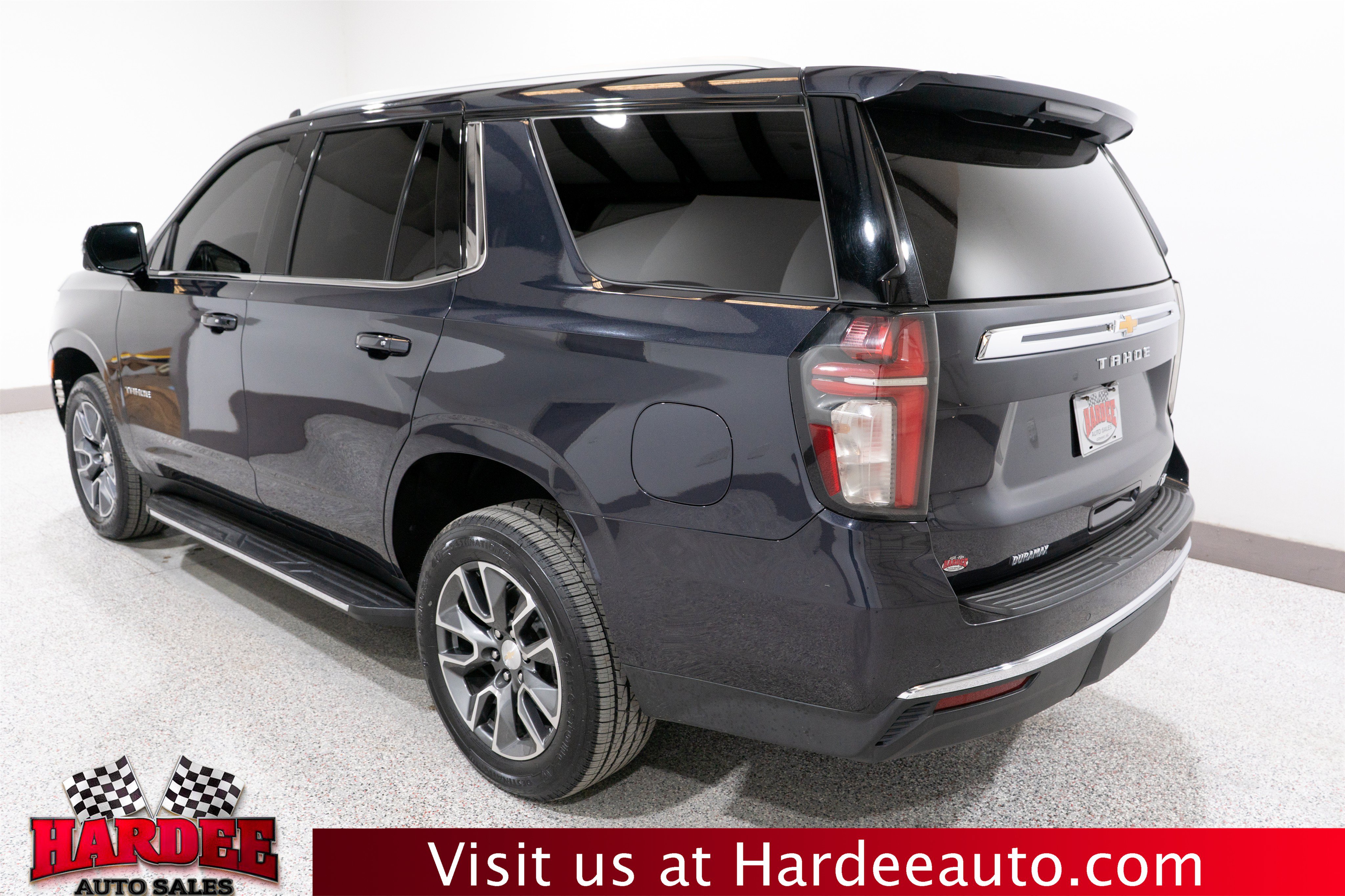 Used 2022 Chevrolet Tahoe LT w/ Luxury Package AWD/4WD image 3