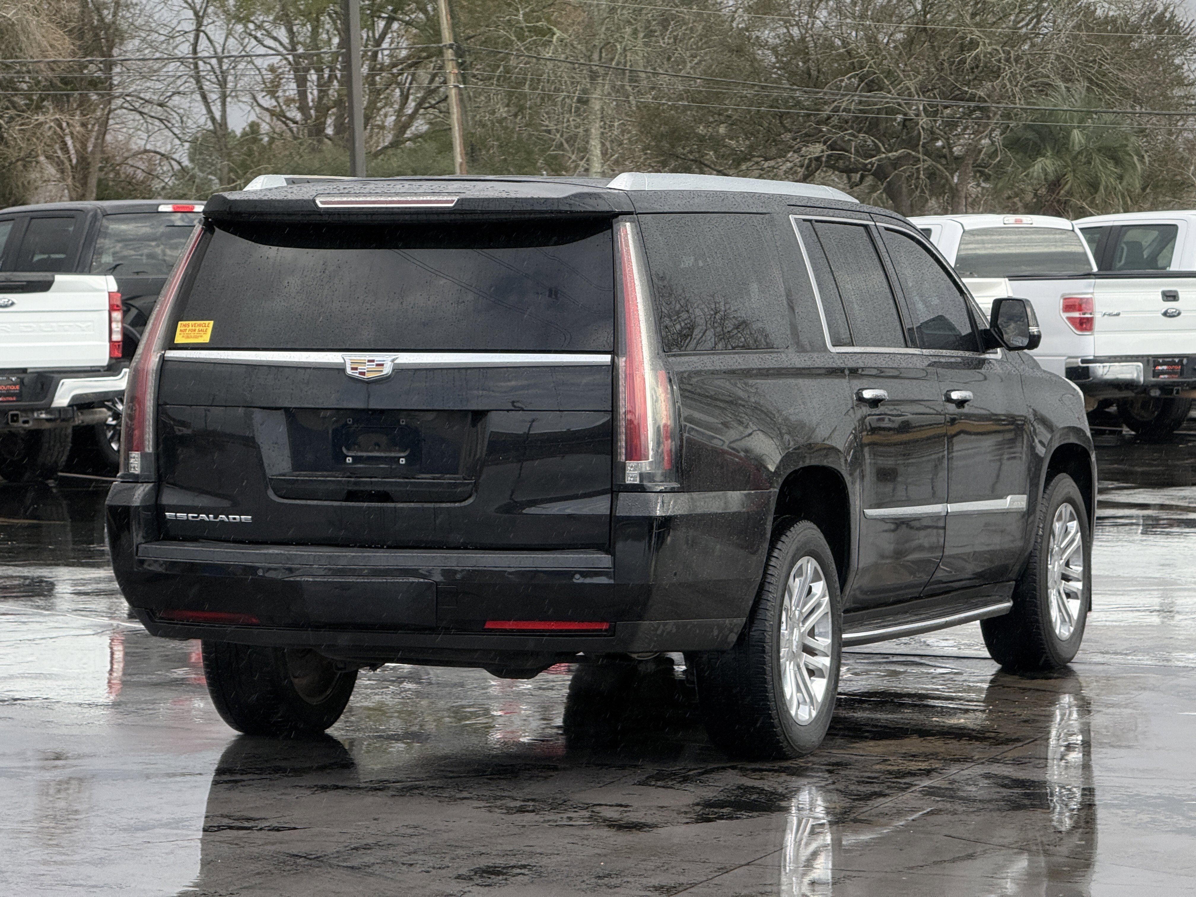 Used 2018 Cadillac Escalade ESV 2WD image 9