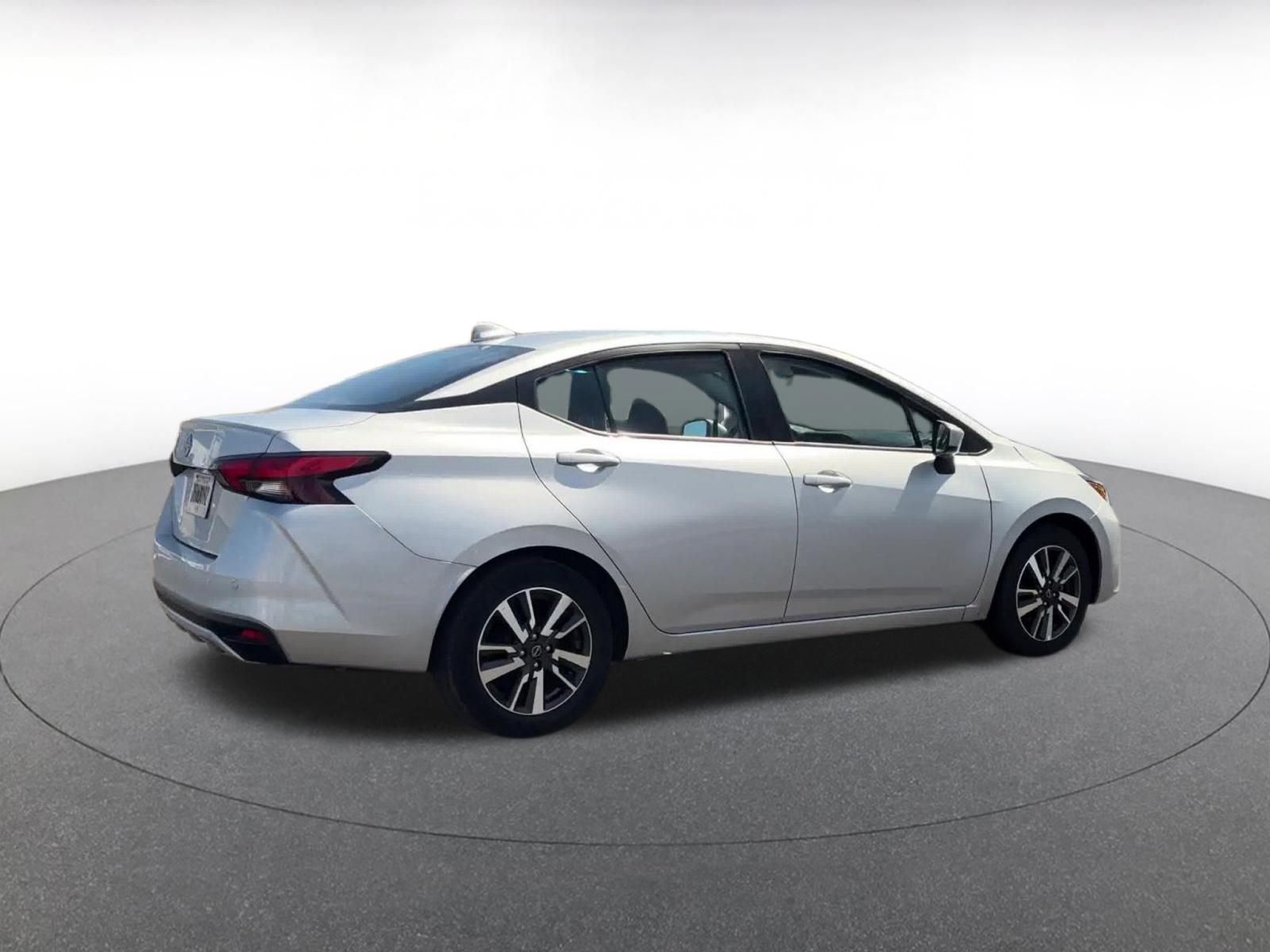 Used 2025 Nissan Versa SV image 15