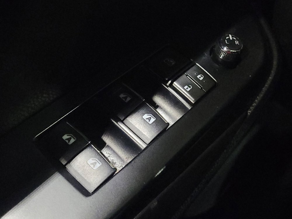 Used 2019 Toyota Highlander Limited w/ Protection Package #3 image 27