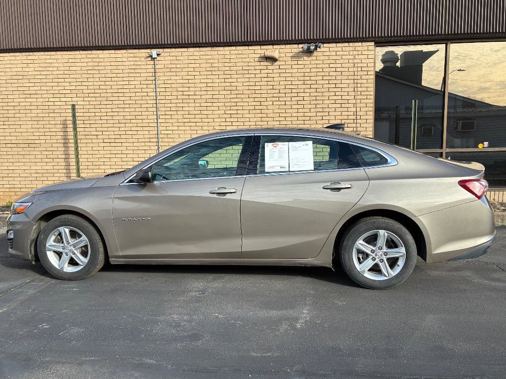 Used 2024 Chevrolet Malibu LS image 3