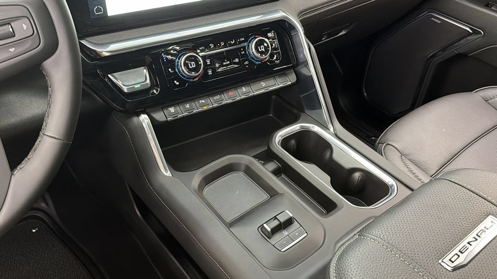 Used 2026 GMC Sierra 3500 Denali w/ Denali Reserve Package AWD/4WD image 34