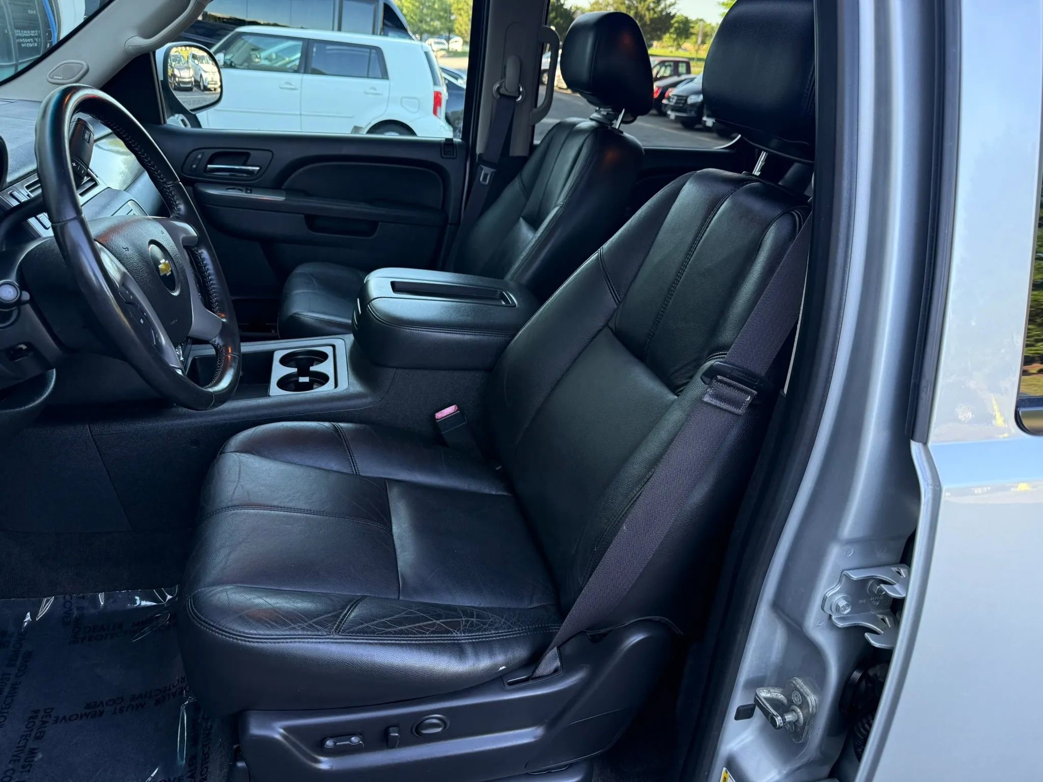 Used 2013 Chevrolet Suburban LT AWD/4WD image 19