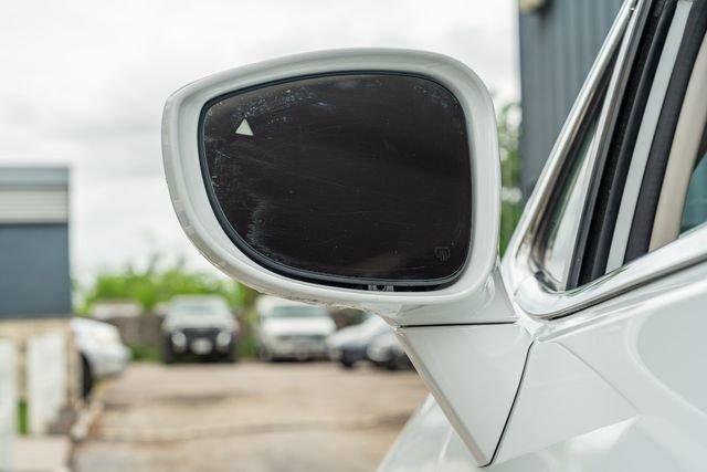 Used 2019 Chrysler Pacifica Touring-L FWD image 11