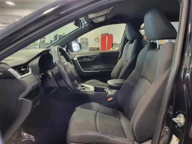 Used 2023 Toyota RAV4 SE AWD/4WD image 8