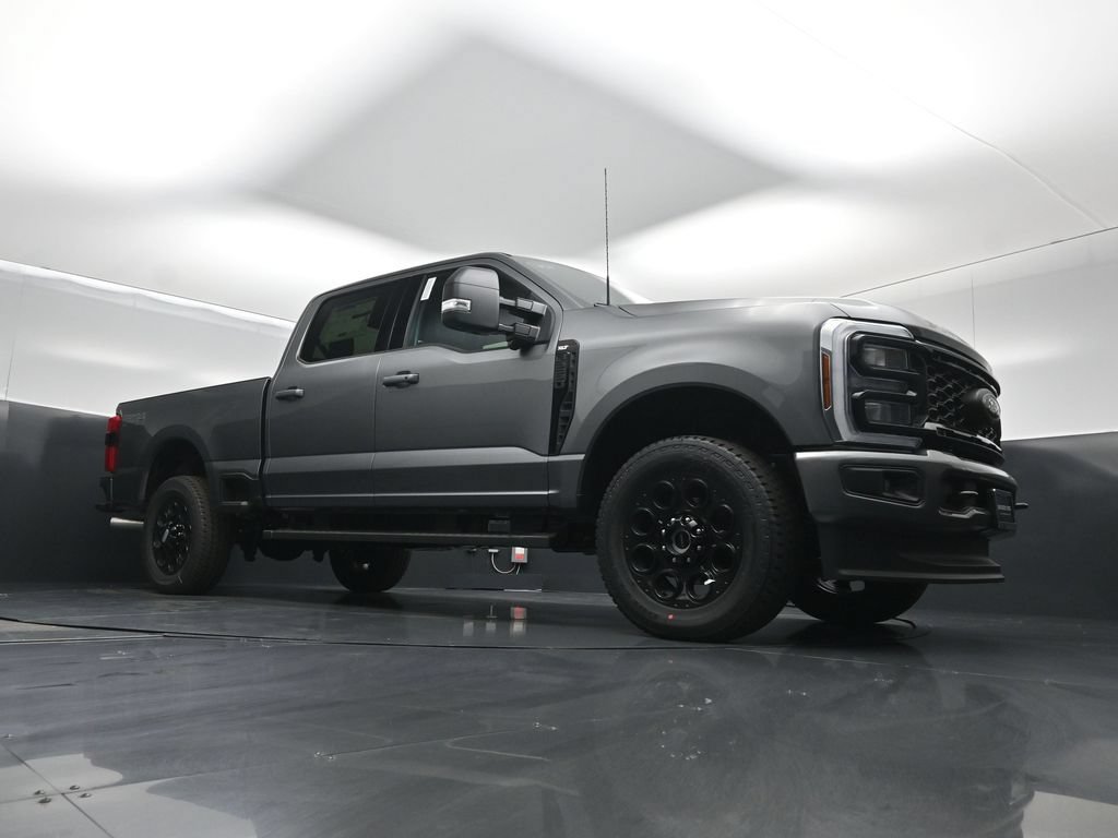 New 2026 Ford F250 XLT w/ XLT Premium Package AWD/4WD image 3