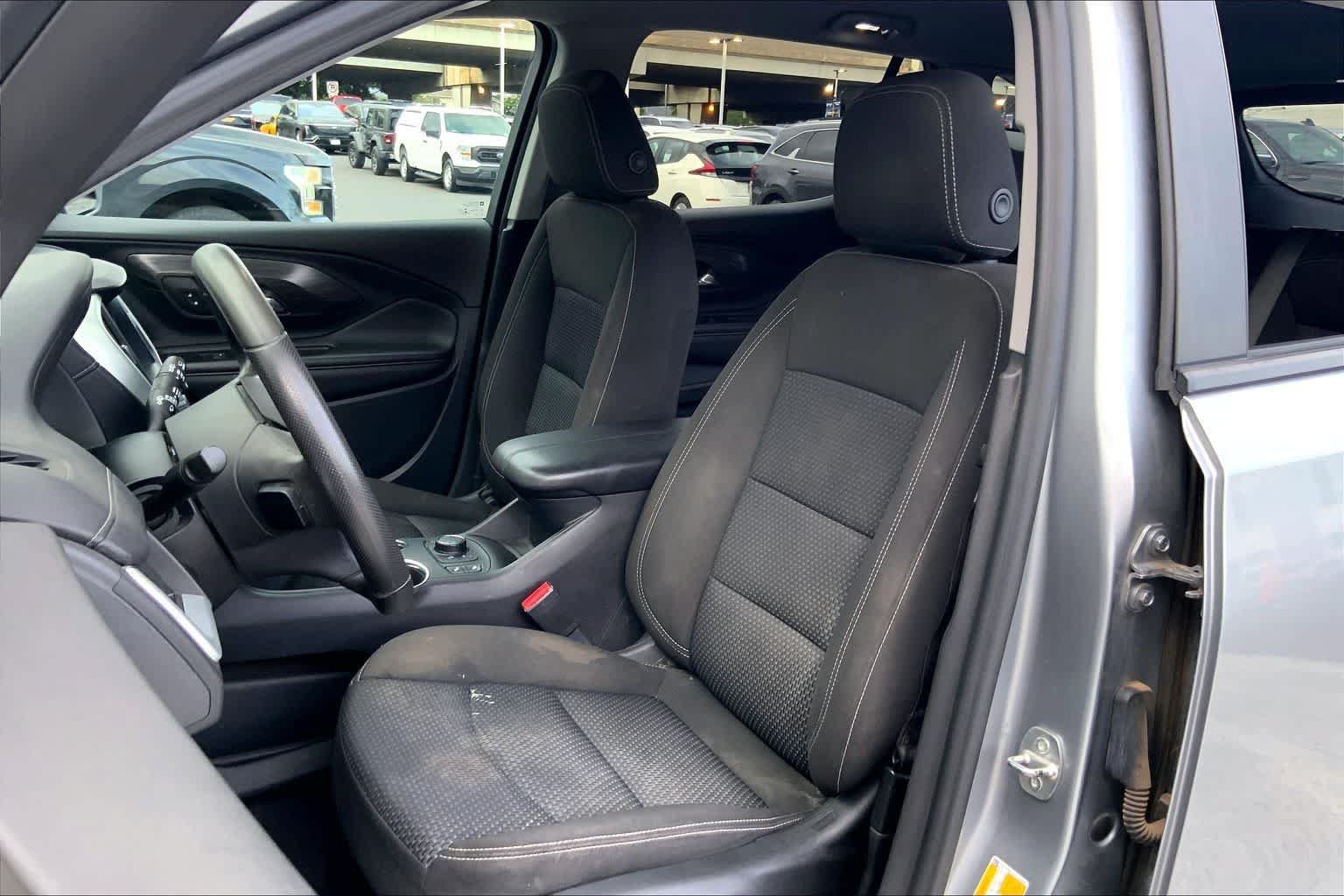 Used 2023 GMC Terrain SLE w/ Driver Convenience Package FWD image 11