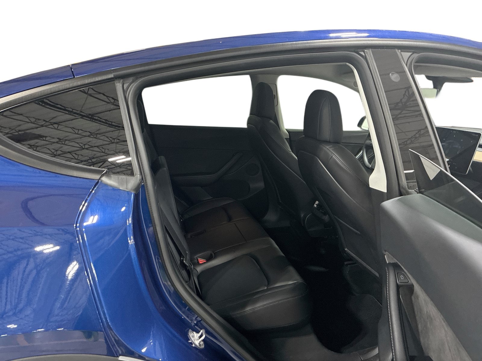 Certified 2022 Tesla Model Y Long Range AWD/4WD image 11