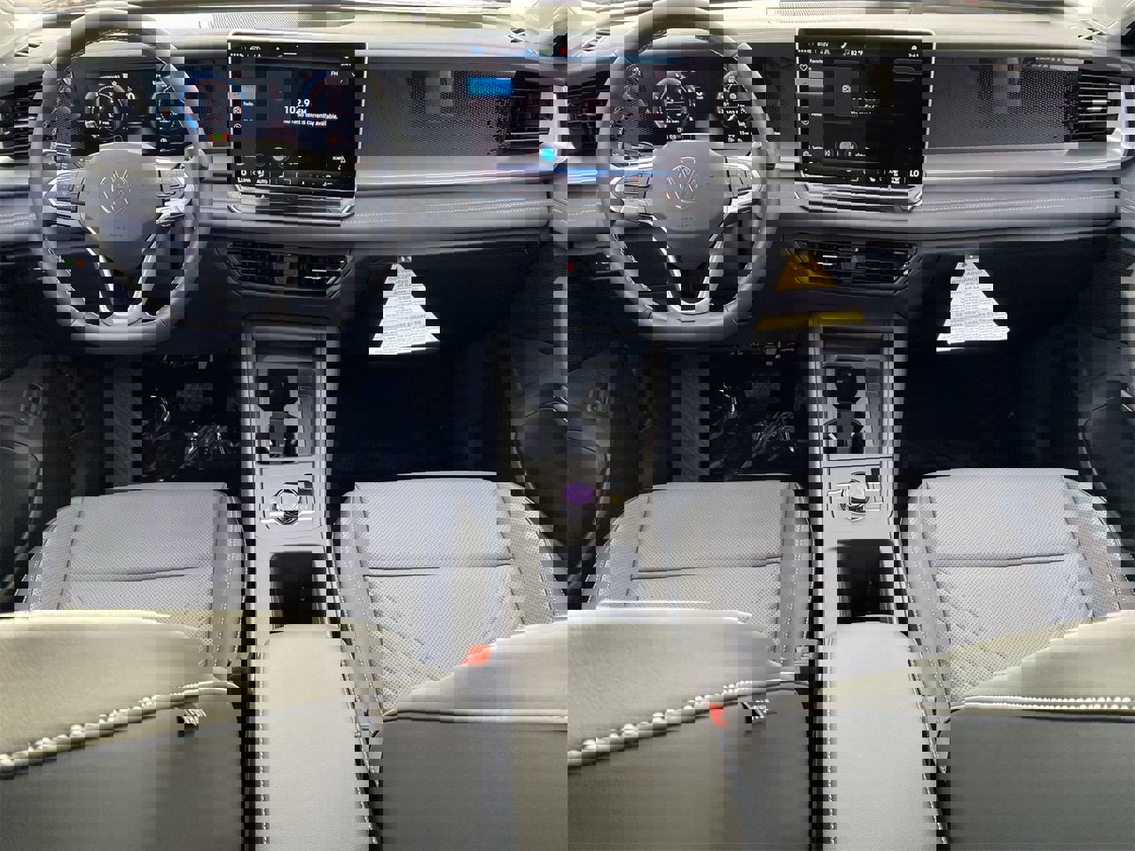 New 2025 Volkswagen Tiguan SE image 11