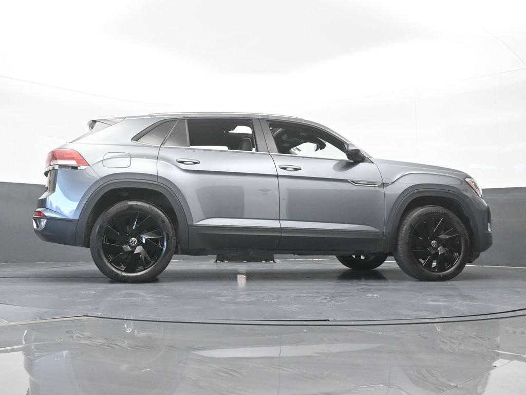 Used 2025 Volkswagen Atlas Cross Sport SE w/ Panoramic Sunroof Package FWD image 68