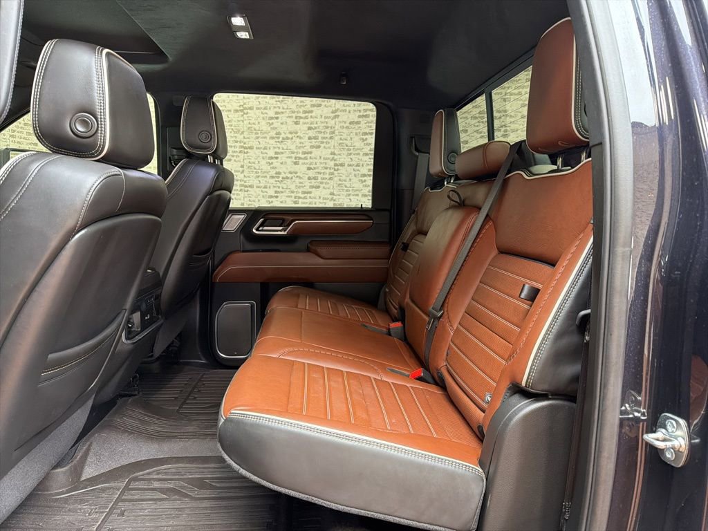 Used 2025 GMC Sierra 3500 Denali Ultimate image 13