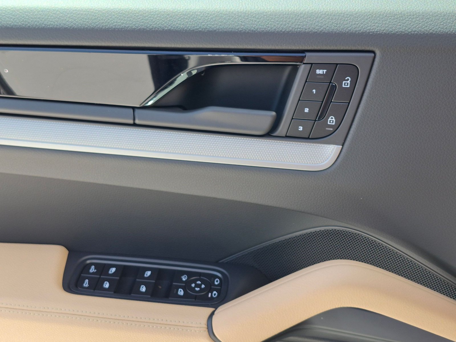 New 2026 Porsche Cayenne AWD/4WD image 15