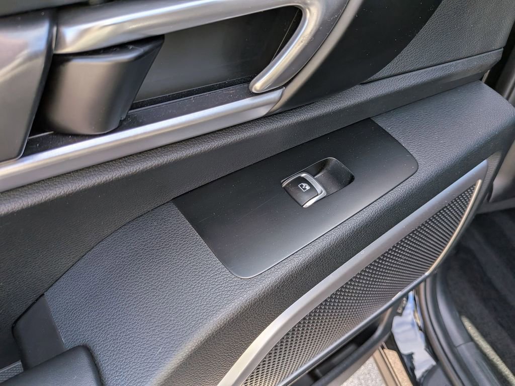 Used 2025 Kia Telluride S FWD image 28