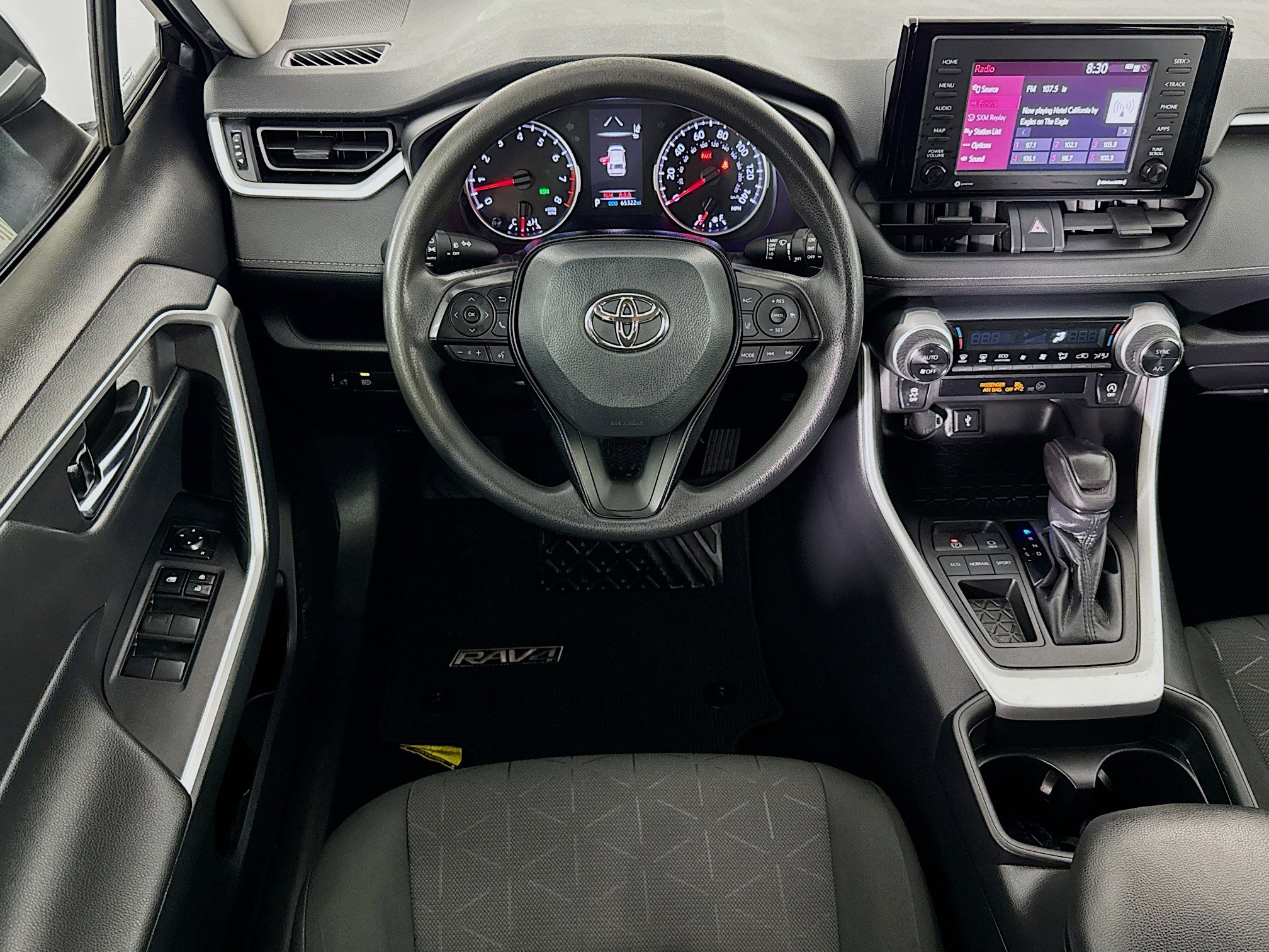 Used 2021 Toyota RAV4 XLE FWD image 16