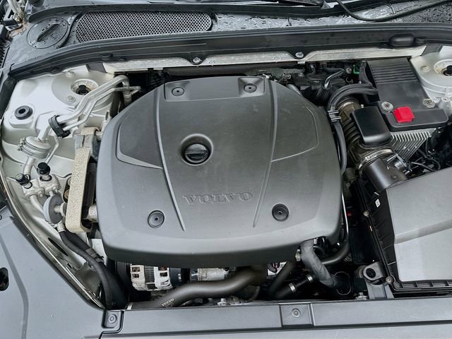 Used 2017 Volvo S90 T6 Momentum w/ Vision Package image 34