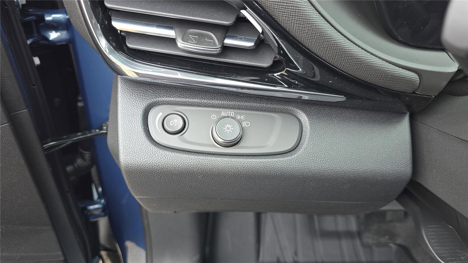 Used 2025 Buick Envista Sport Touring w/ Convenience I Package image 22