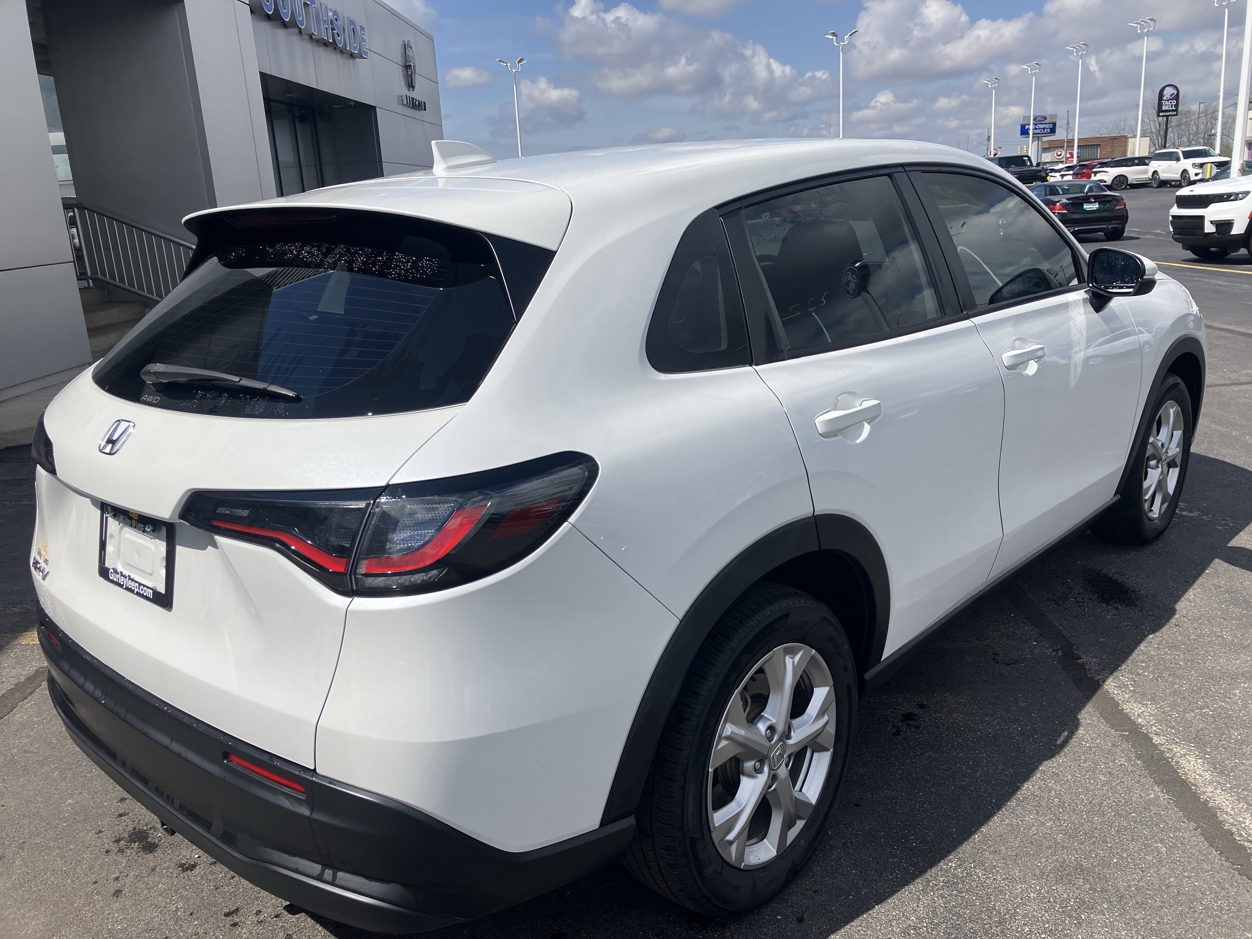 Used 2023 Honda HR-V LX image 7