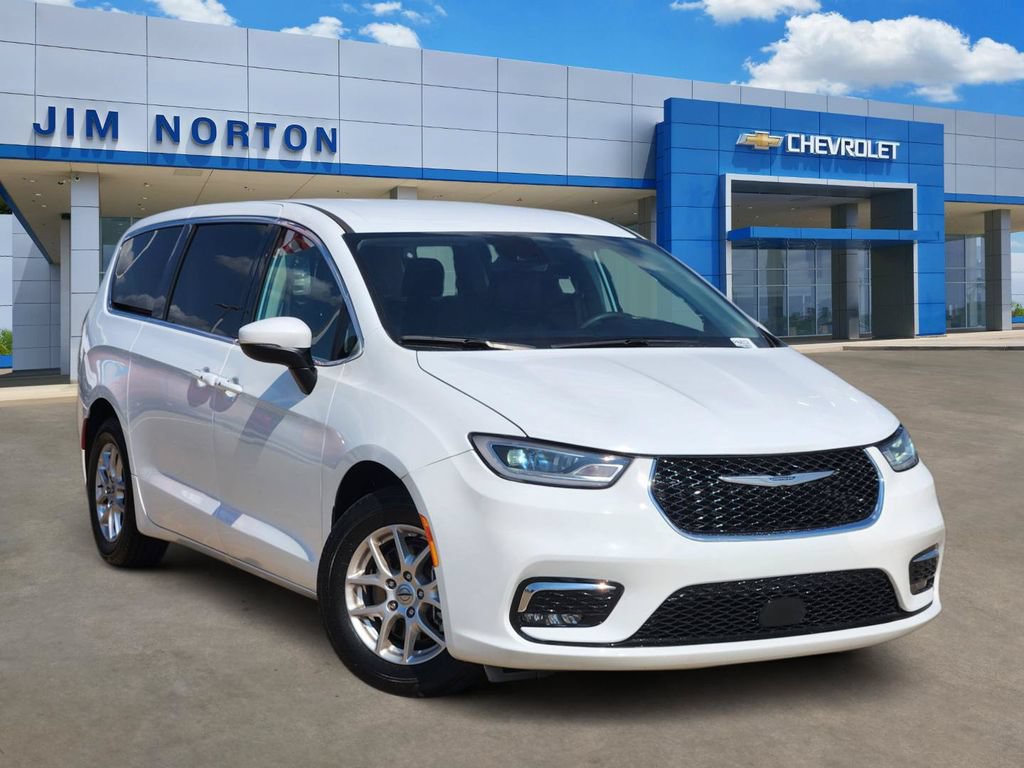 Used 2023 Chrysler Pacifica Touring-L