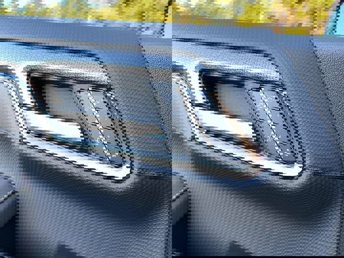 Used 2022 Chevrolet Silverado 1500 ZR2 image 15