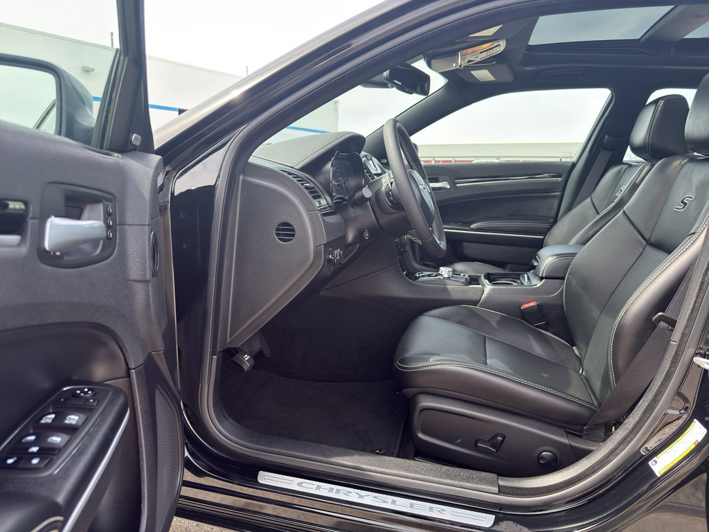 Used 2023 Chrysler 300 S w/ Comfort Group image 11