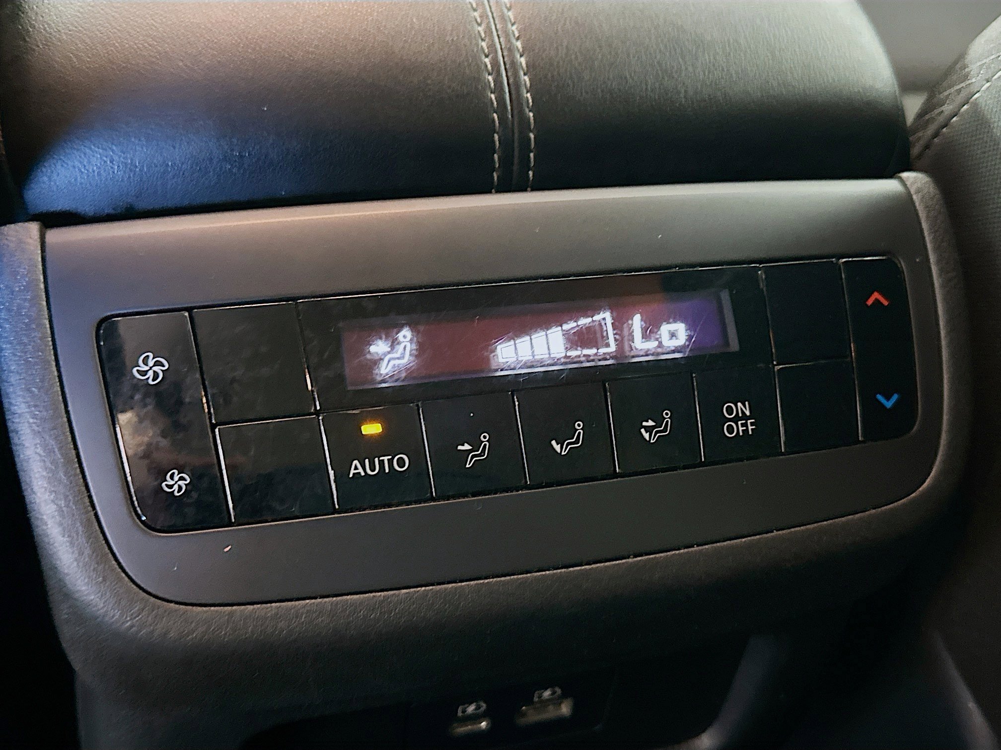 Used 2024 Nissan Pathfinder SV image 27