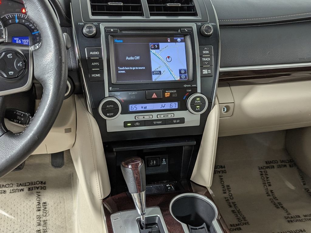 Used 2014 Toyota Camry XLE image 33