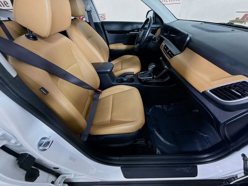 Used 2024 Kia Seltos EX image 31